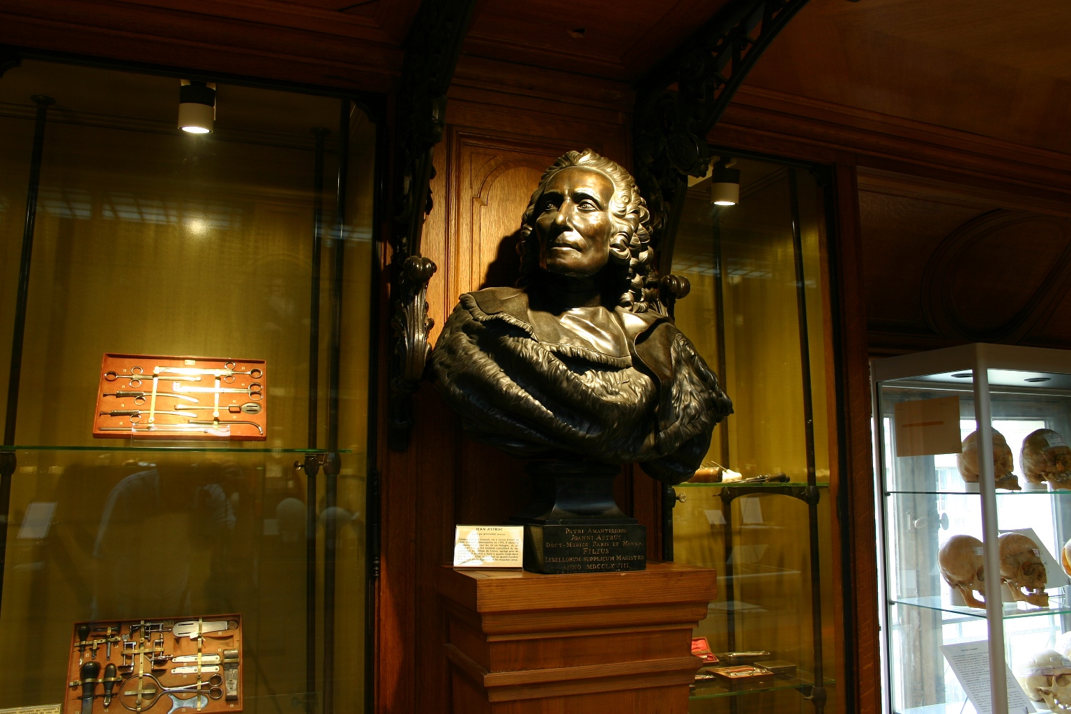 Jean Astruc's bust, Musée d'Histoire de la Médecine, Paris - 01.JPG